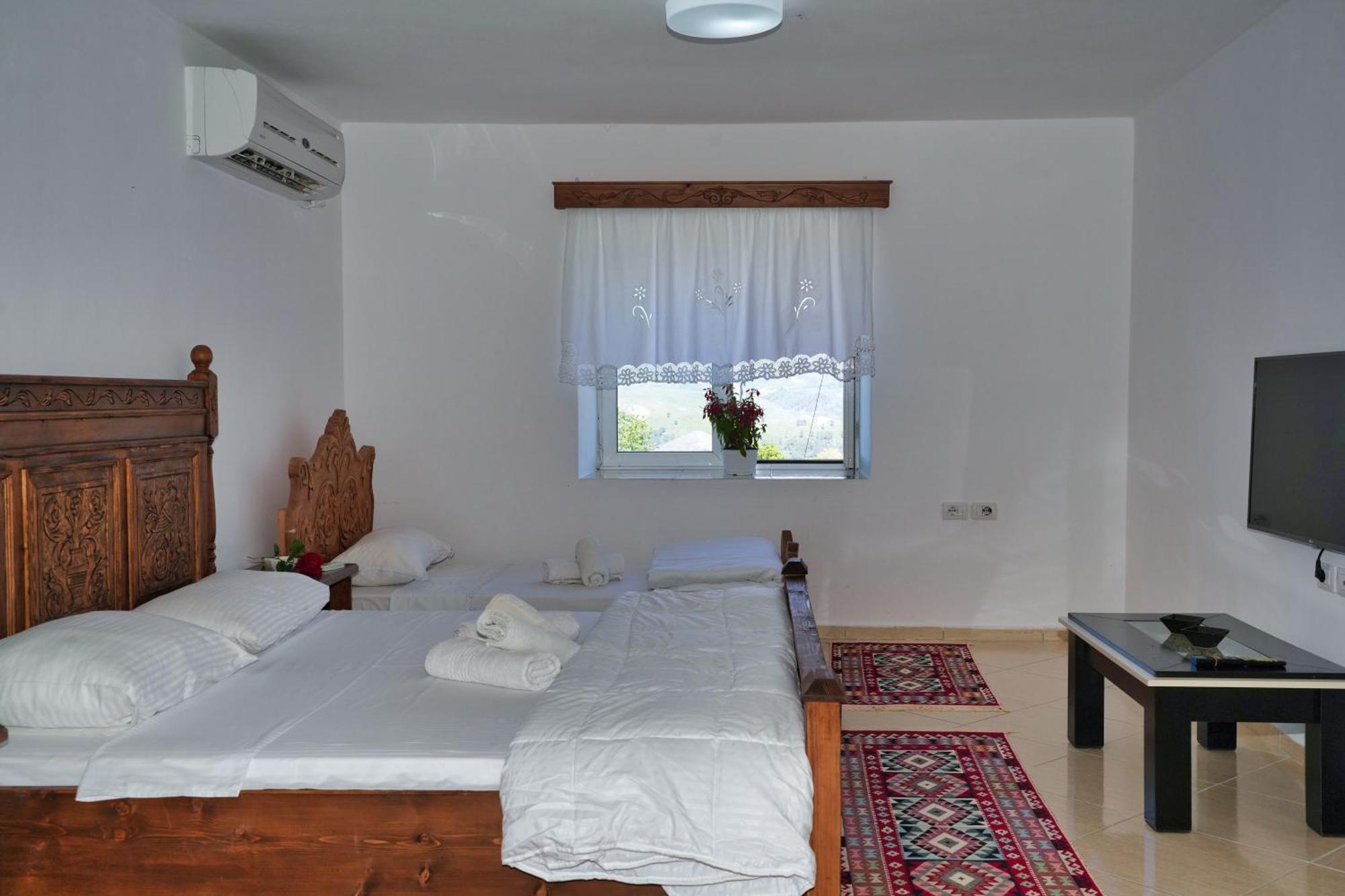 Guri Guesthouse Αργυρόκαστρο Εξωτερικό φωτογραφία