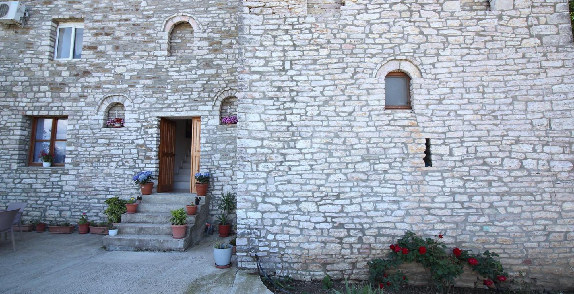 Guri Guesthouse Αργυρόκαστρο Εξωτερικό φωτογραφία