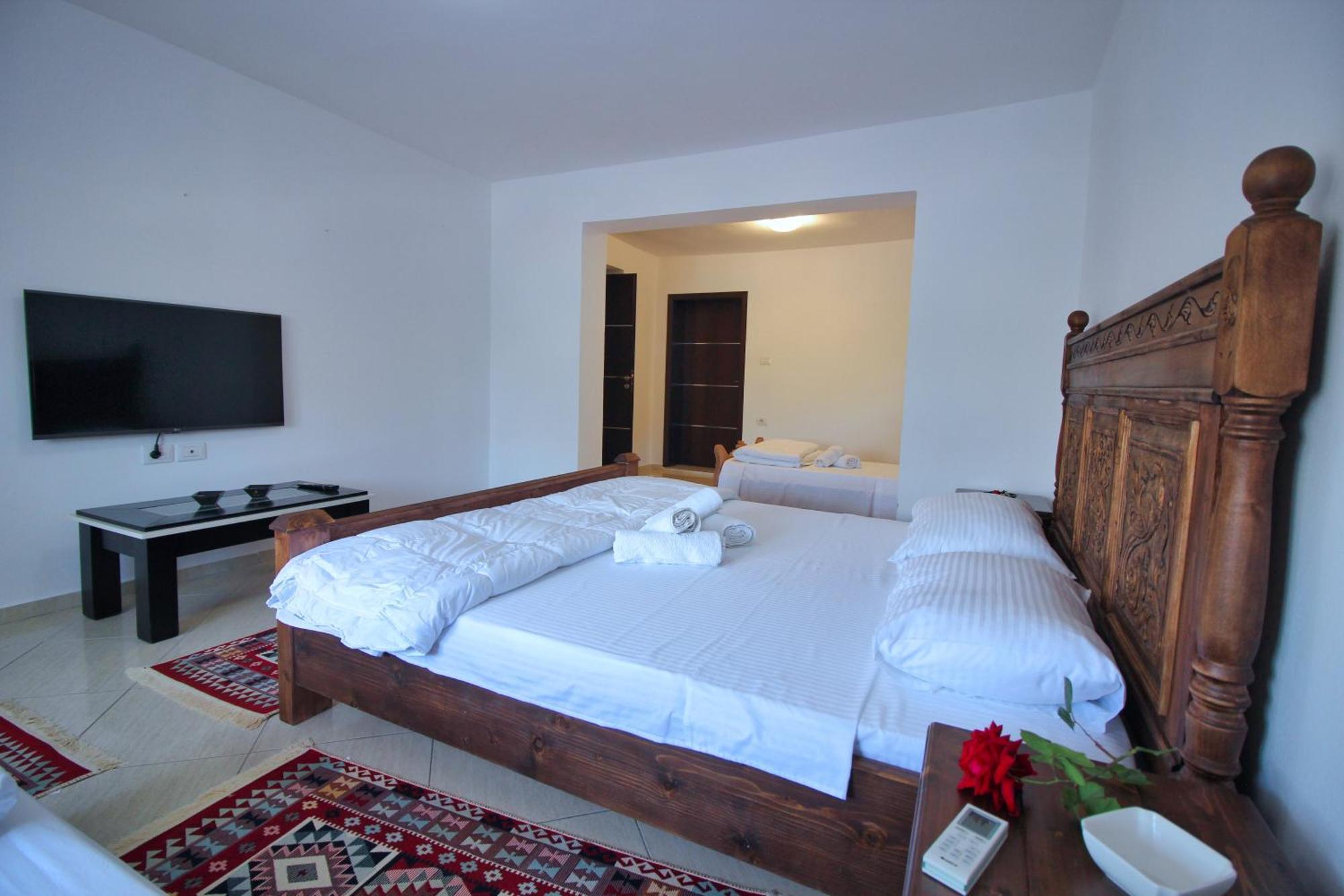 Guri Guesthouse Αργυρόκαστρο Εξωτερικό φωτογραφία