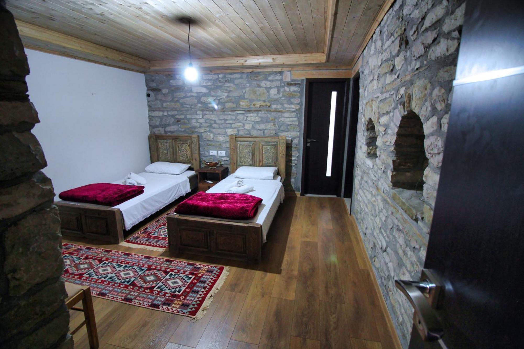 Guri Guesthouse Αργυρόκαστρο Εξωτερικό φωτογραφία