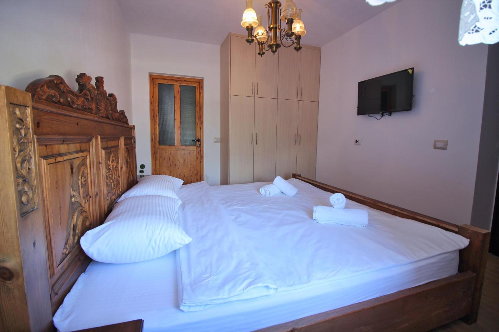 Guri Guesthouse Αργυρόκαστρο Εξωτερικό φωτογραφία
