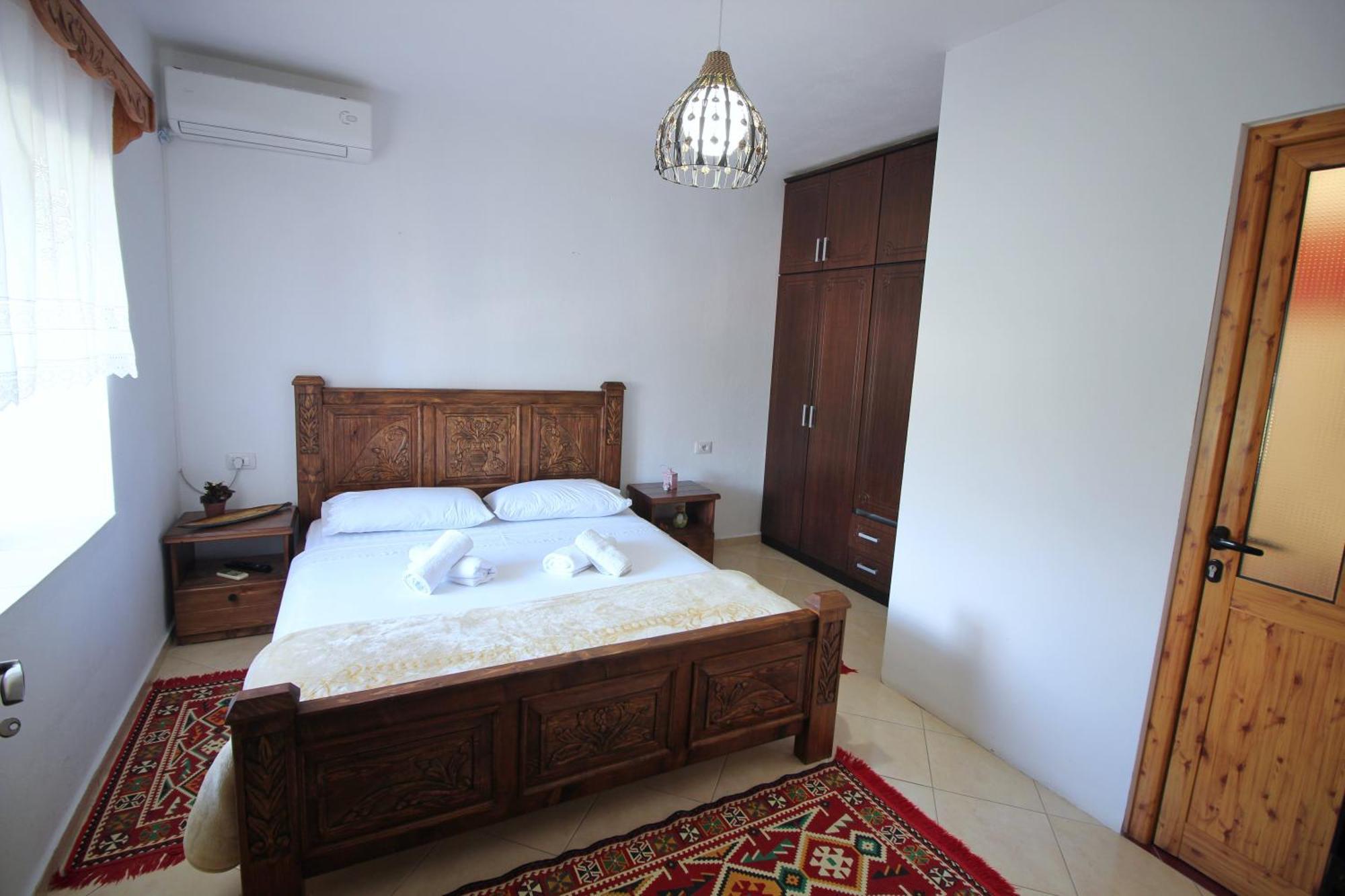 Guri Guesthouse Αργυρόκαστρο Εξωτερικό φωτογραφία