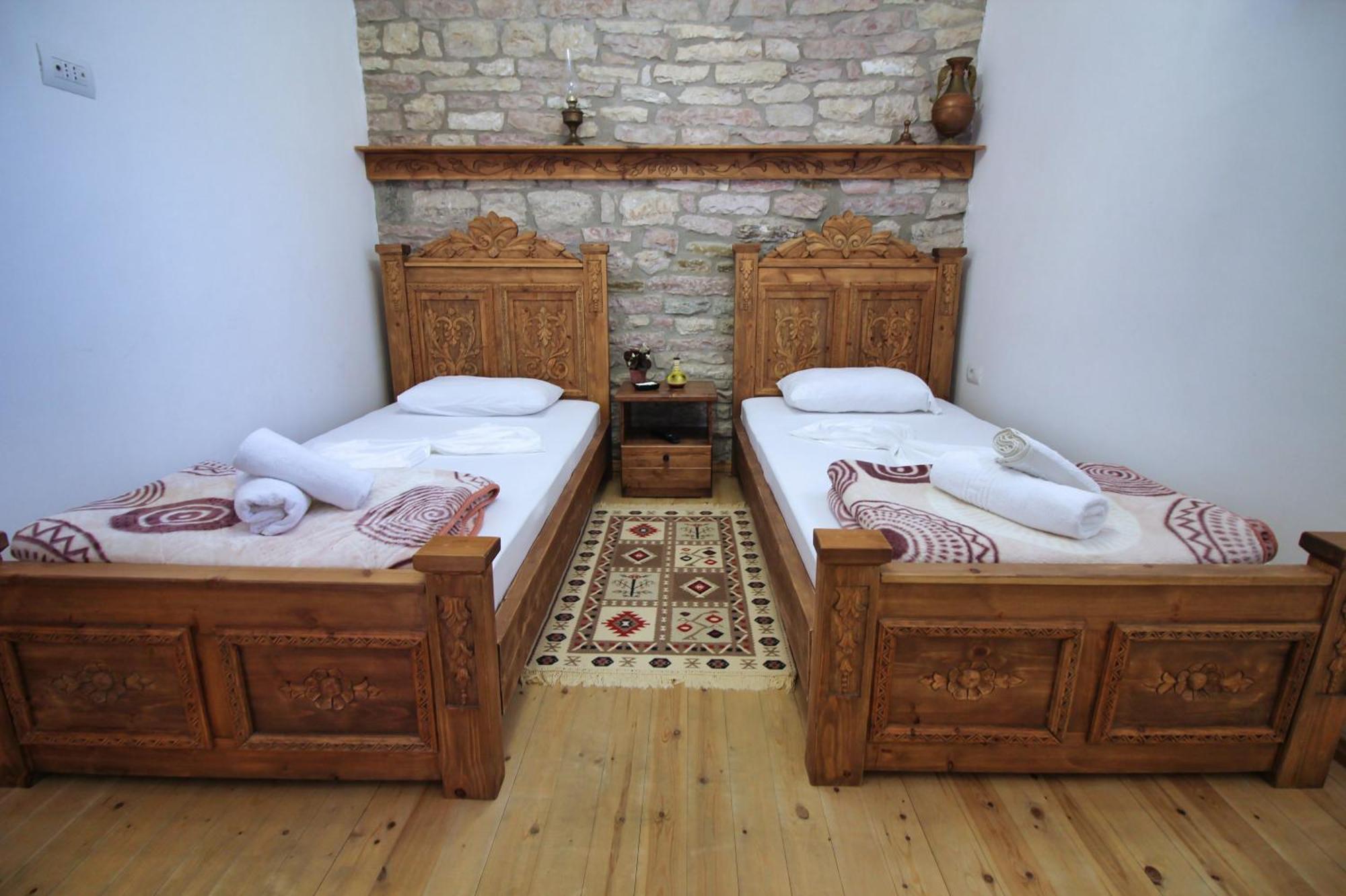 Guri Guesthouse Αργυρόκαστρο Εξωτερικό φωτογραφία