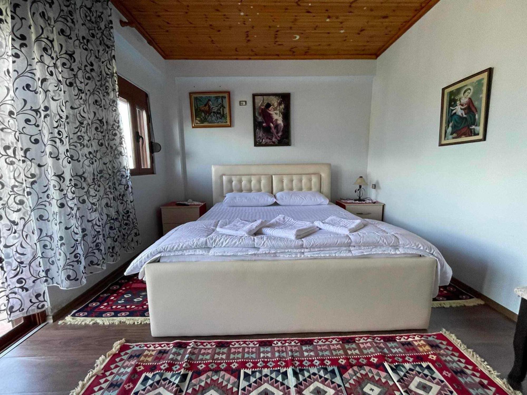 Guri Guesthouse Αργυρόκαστρο Εξωτερικό φωτογραφία