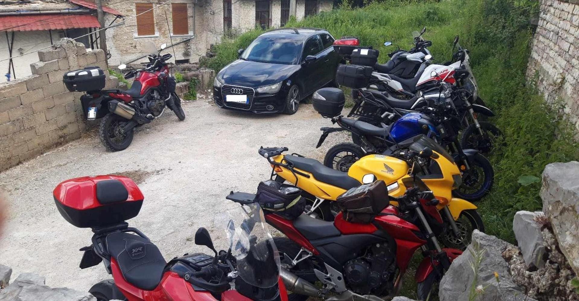 Guri Guesthouse Αργυρόκαστρο Εξωτερικό φωτογραφία