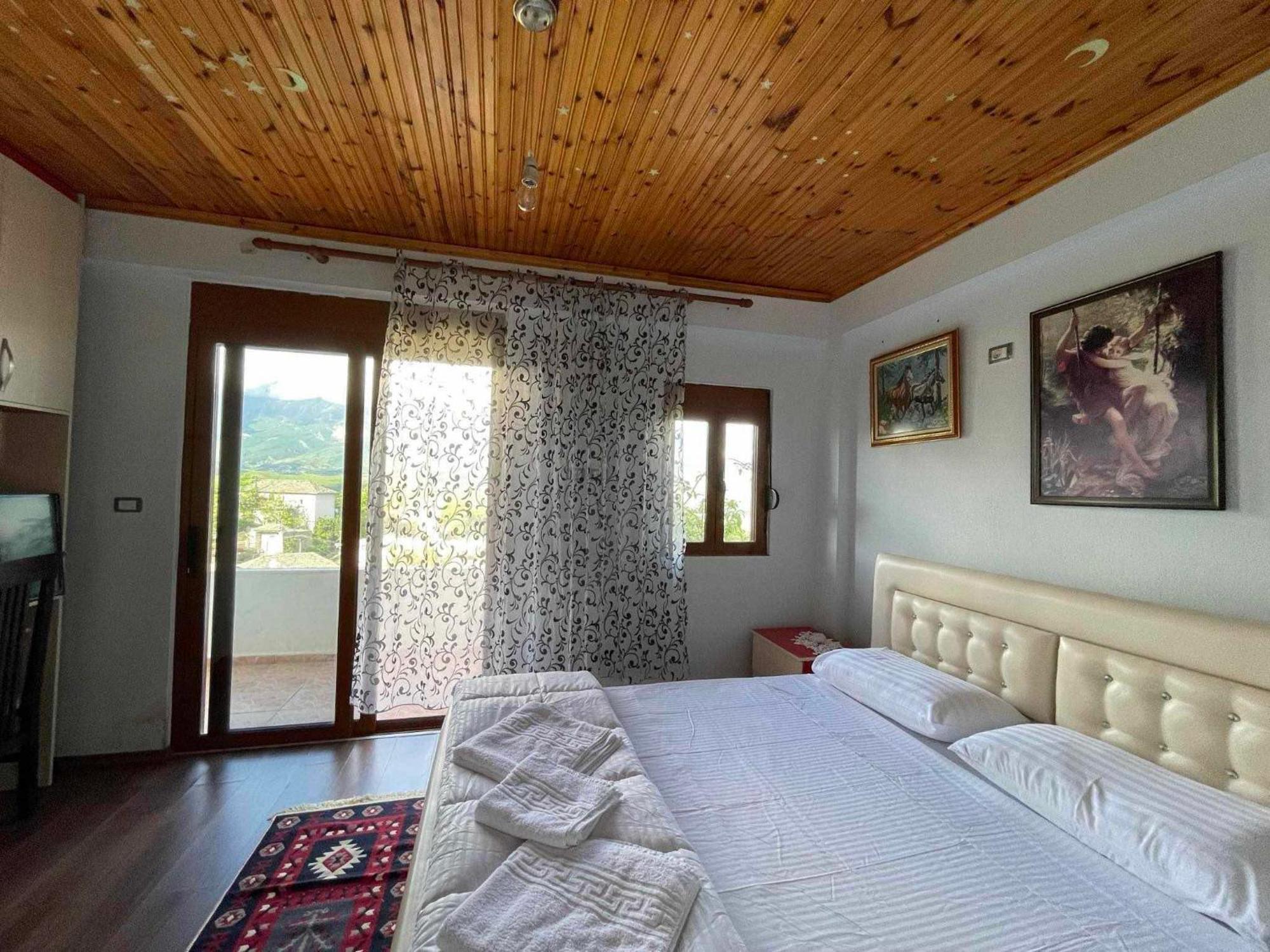 Guri Guesthouse Αργυρόκαστρο Εξωτερικό φωτογραφία